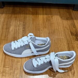 Brand New (without box) Puma men’s Gray and White Sneakers